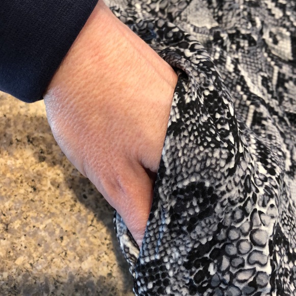 BCBGMAXAZRIA Dress Black, Gray and White Size XS - Picture 10 of 14